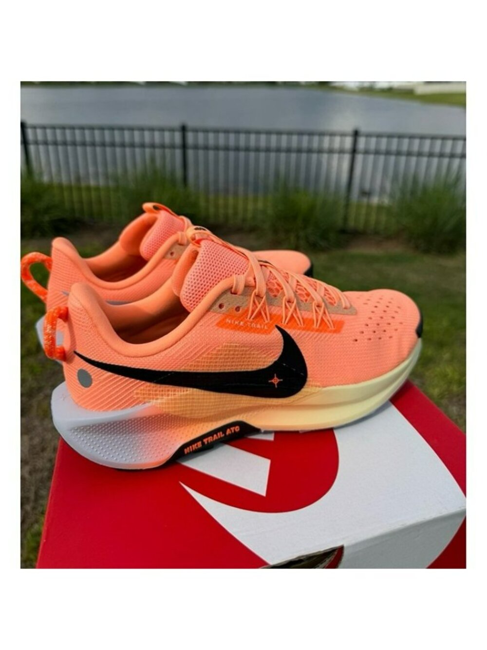 SIZE 10 WOMEN'S NIKE REACTX PEGASUS TRAIL 5 ORANGE PULSE / BLACK DV3865-800 - Picture 4 of 9